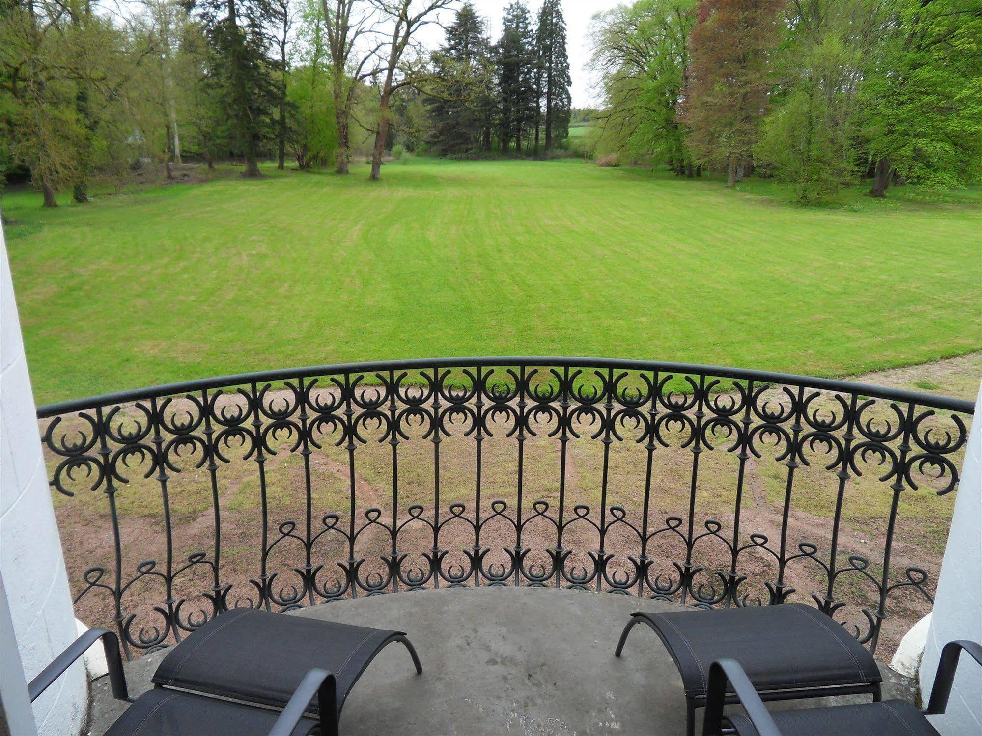 Château de la Motte Noailly Exterior foto